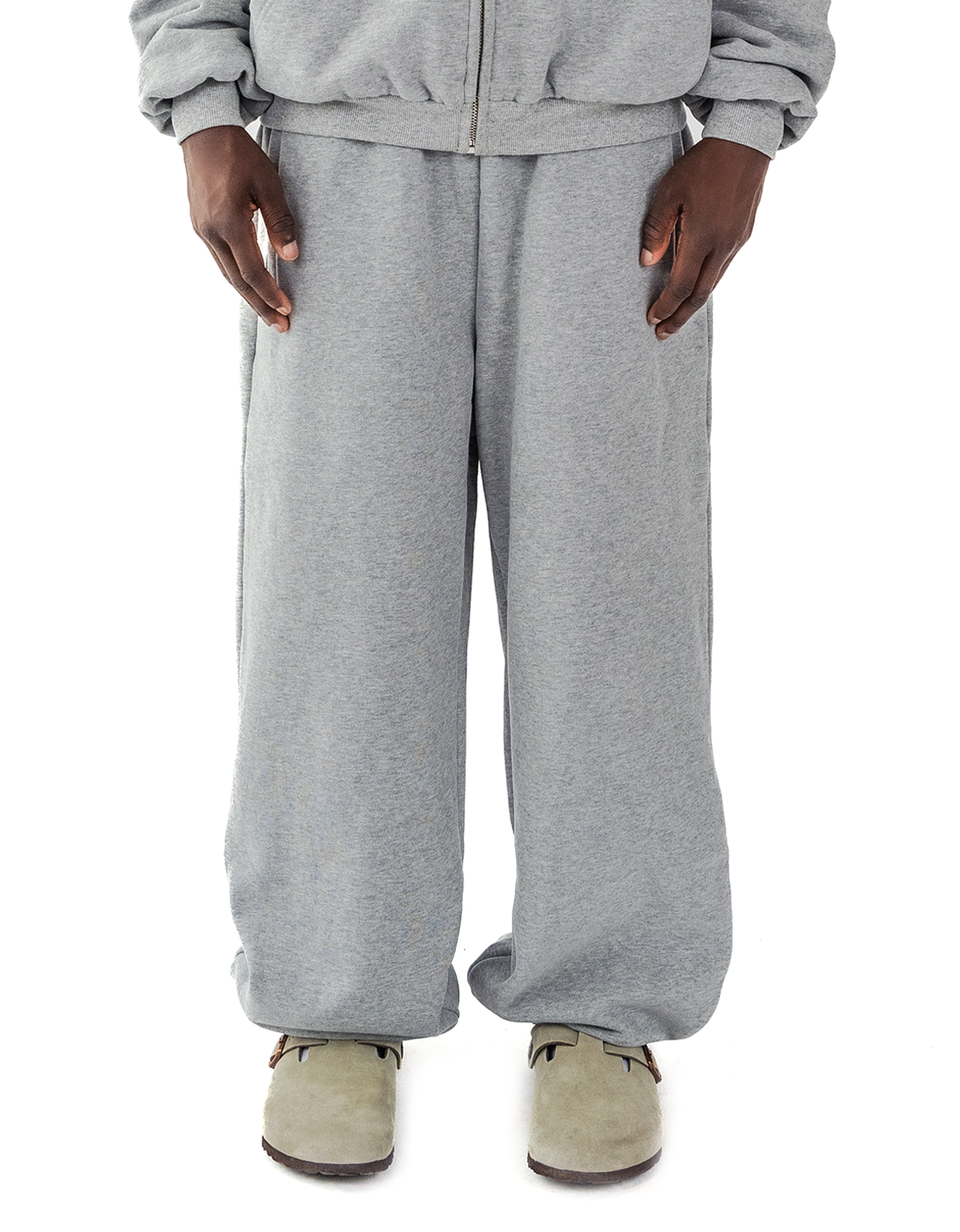 ESSENTIAL CUFFED SWEATPANTS