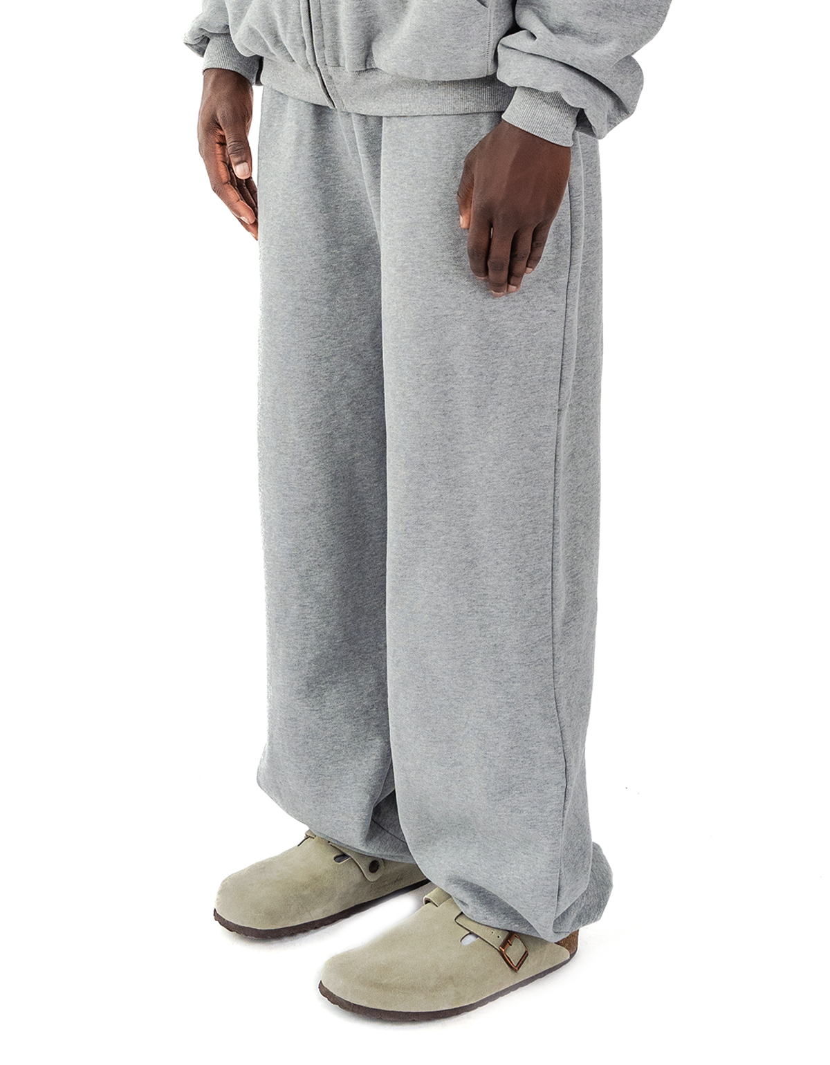 ESSENTIAL CUFFED SWEATPANTS