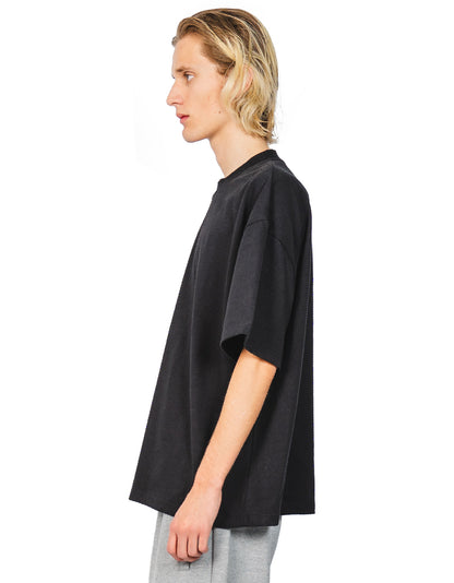 ESSENTIAL BLACK TEE