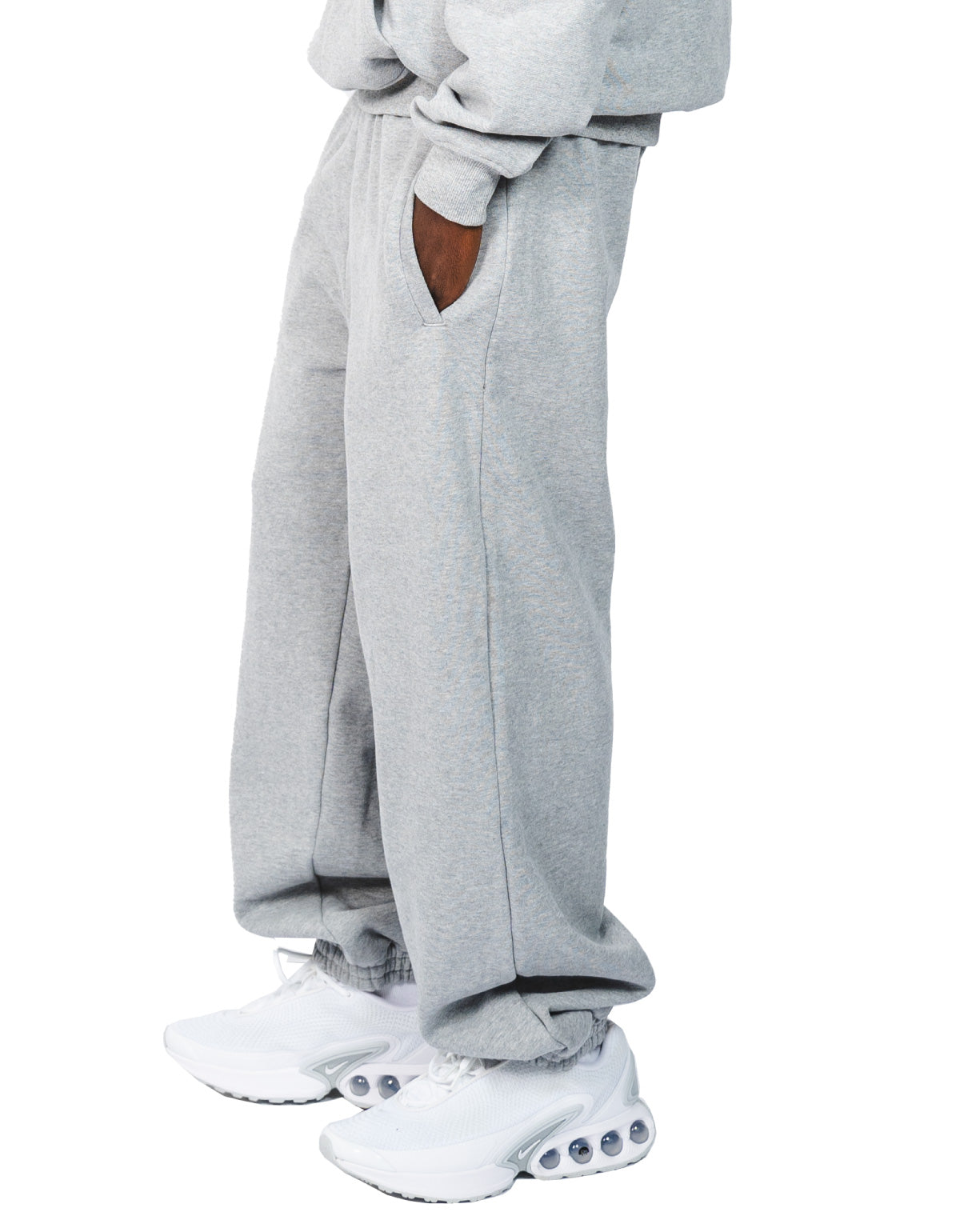 ESSENTIAL CUFFED SWEATPANTS