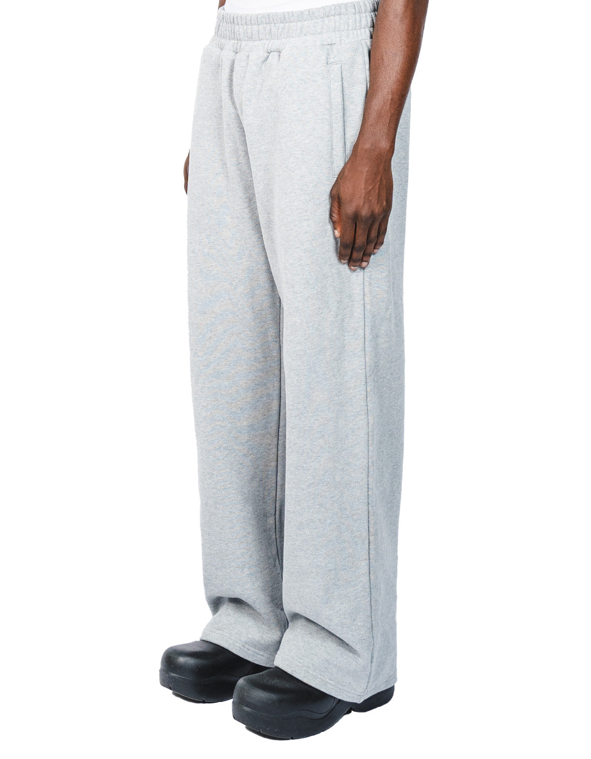 ESSENTIAL OPEN LEG SWEATPANTS